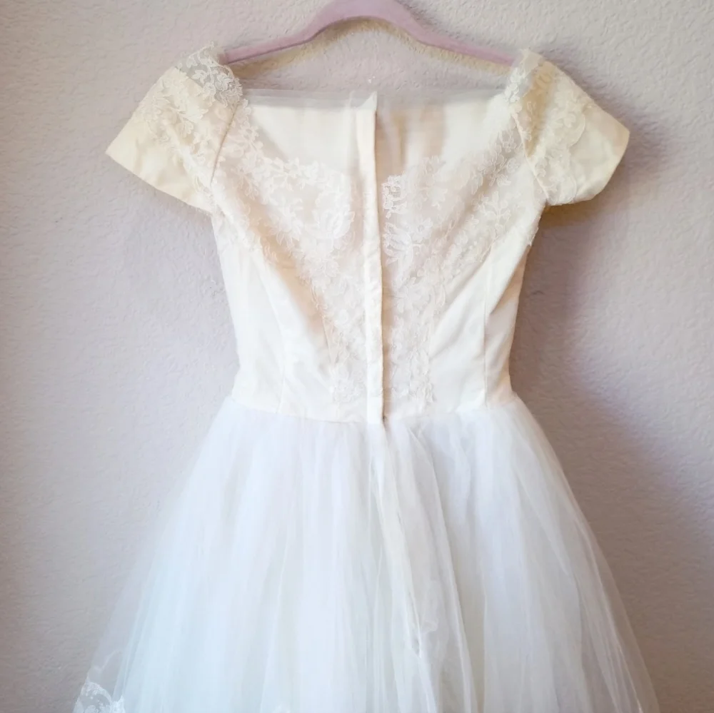 Rike's vintage 1950s stunning tulle off the shoulder tea length wedding gown - Picture 10 of 15